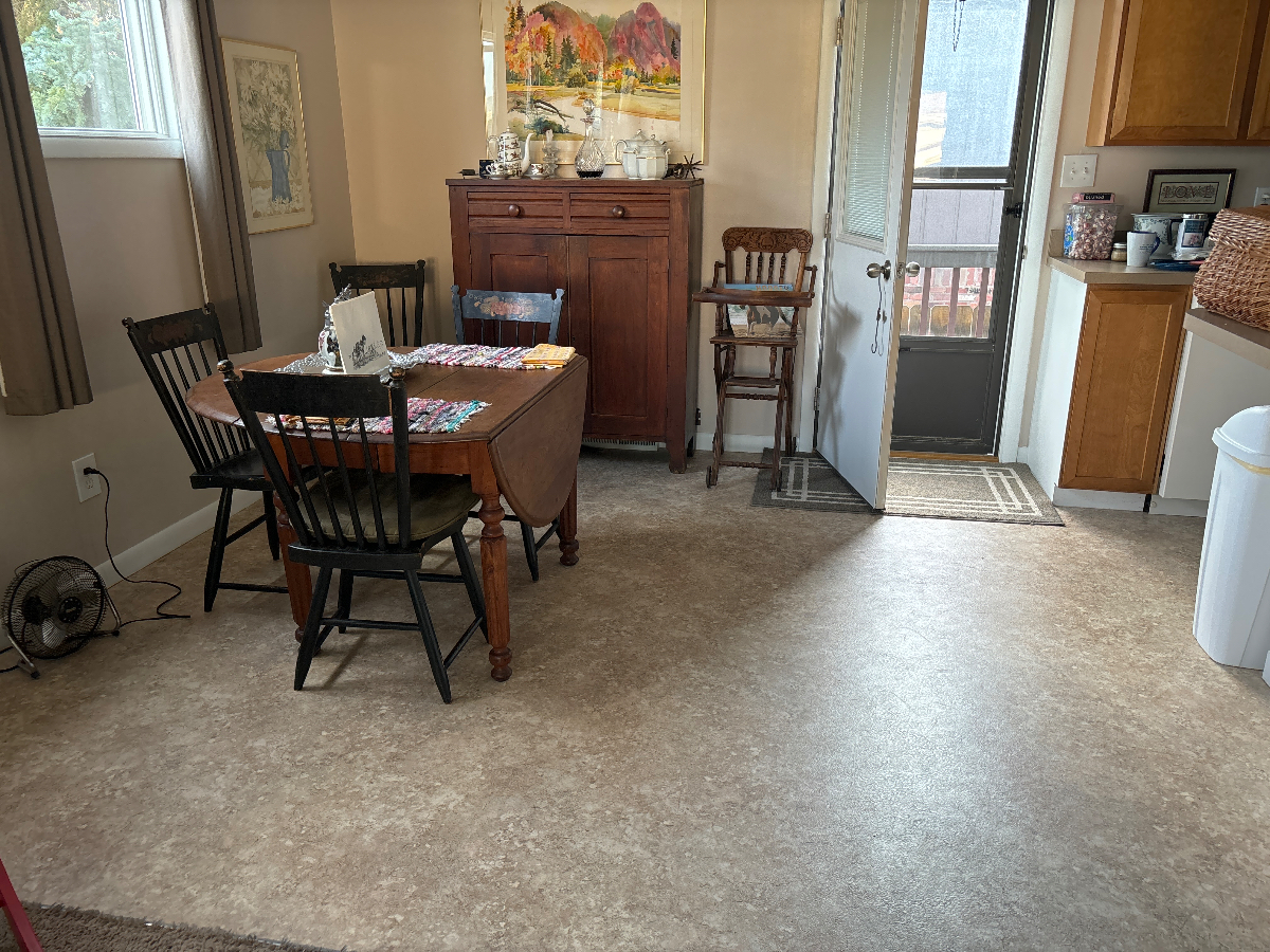 Three rooms for rent in a large spacious, light home - Photo 3