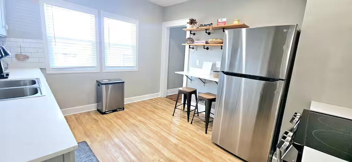 Furnished Upper Unit Apartment - Photo 4