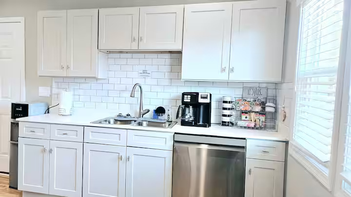 Furnished Upper Unit Apartment - Photo 5