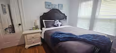 Furnished Upper Unit Apartment - Photo 5