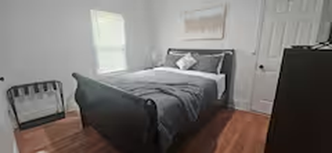 Furnished Upper Unit Apartment - Photo 7