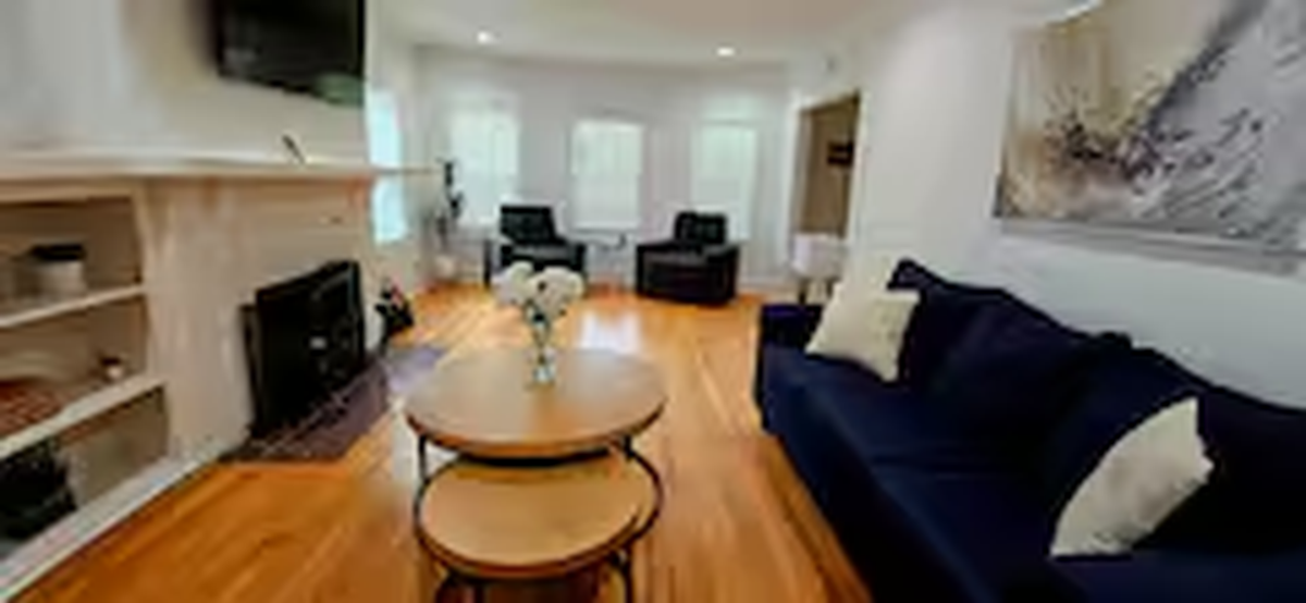 Furnished Upper Unit Apartment - Photo 11