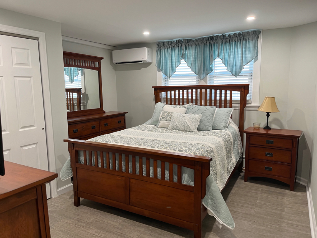 Furnished 2 bedroom 850 sq. Ft apt available 10/11/26 - Photo 12