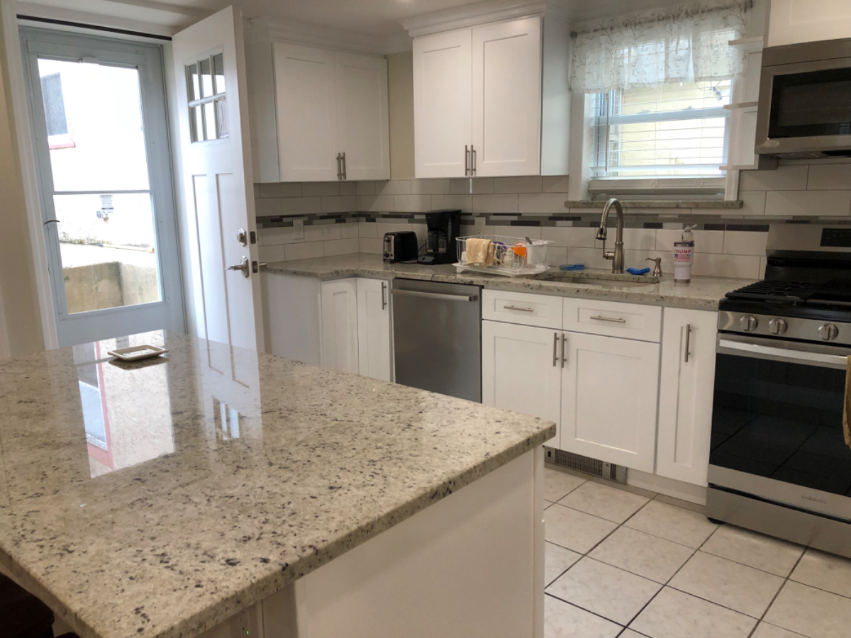Furnished 2 bedroom 850 sq. Ft apt available 10/11/26 - Photo 4