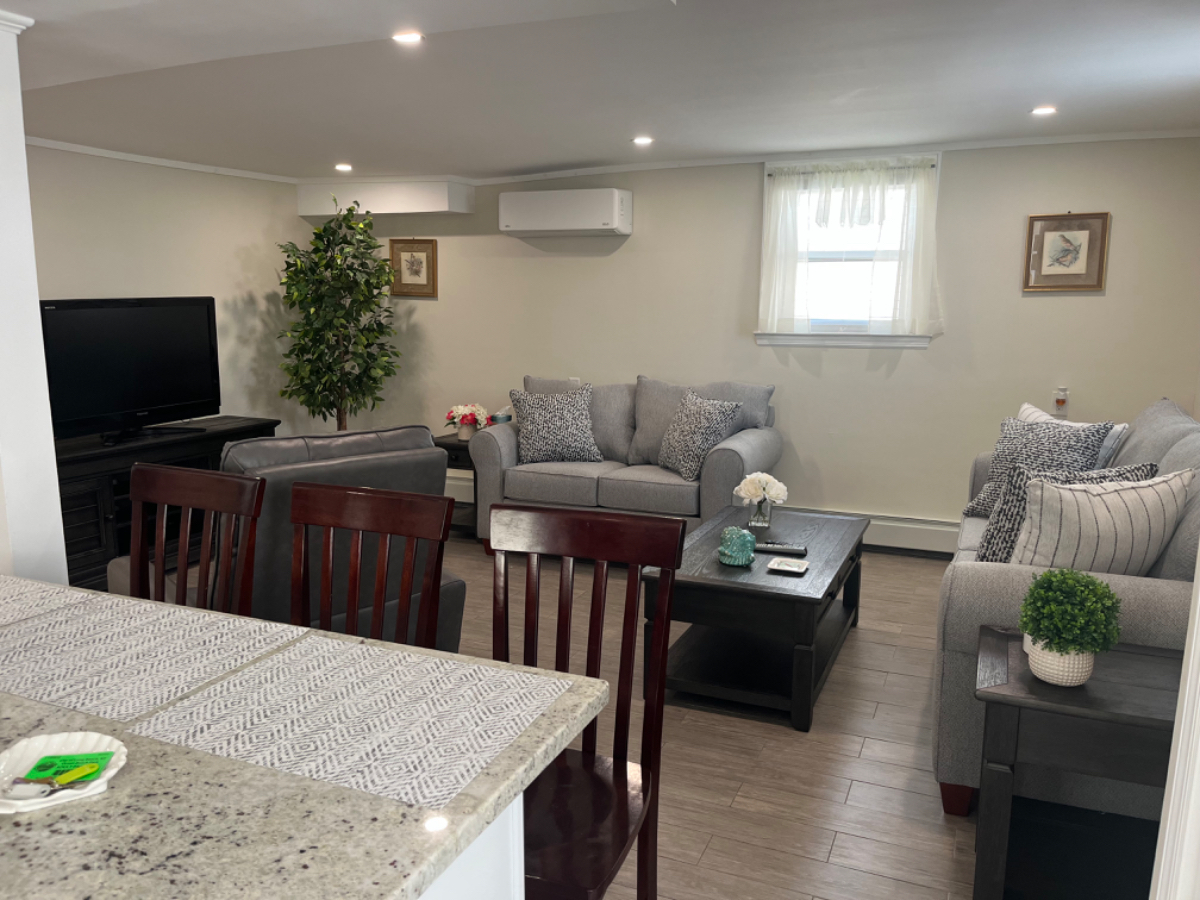 Furnished 2 bedroom 850 sq. Ft apt available 10/11/26 - Photo 8