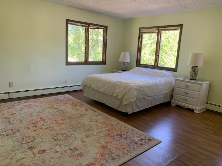 1 Bed Studio in Large Home in Great Location