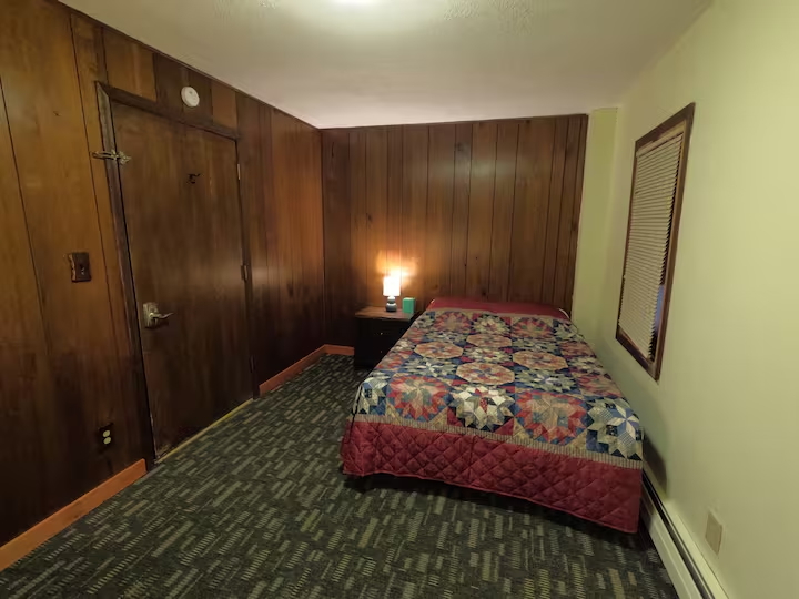 1 Bed Studio in Large Home in Great Location