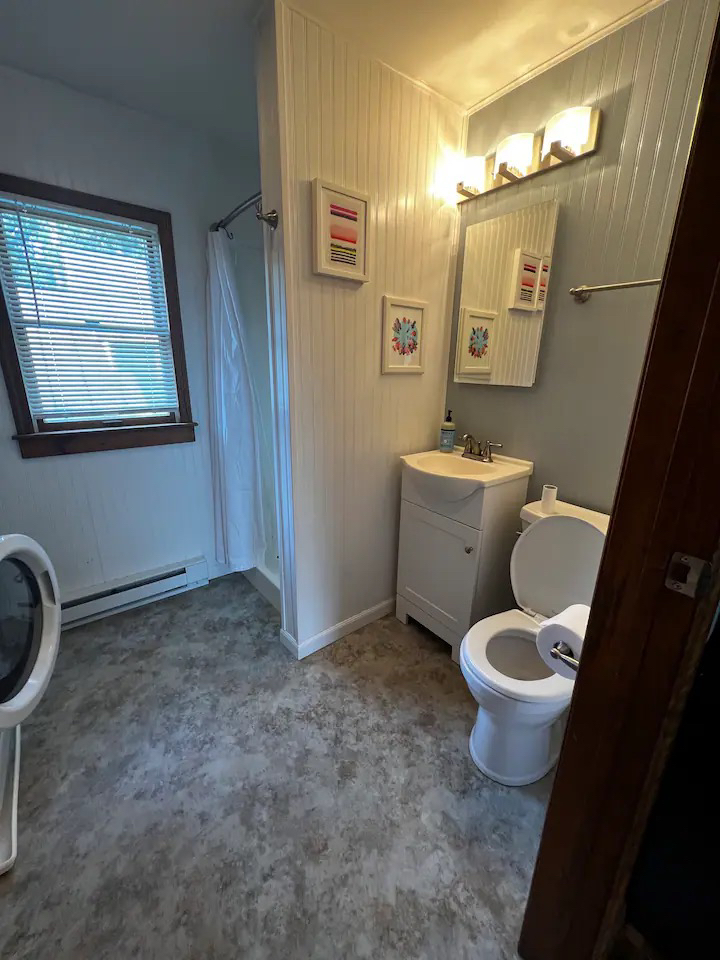 Newly Renovated Downtown Saratoga Apartment- 1/2 Block to Hospital - Photo 9