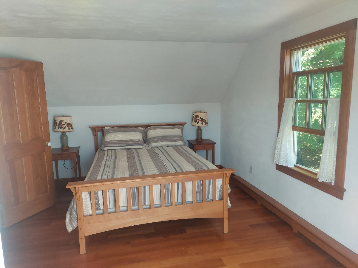 Beautiful Red Barn Cottage with Mountain Views - Photo 6