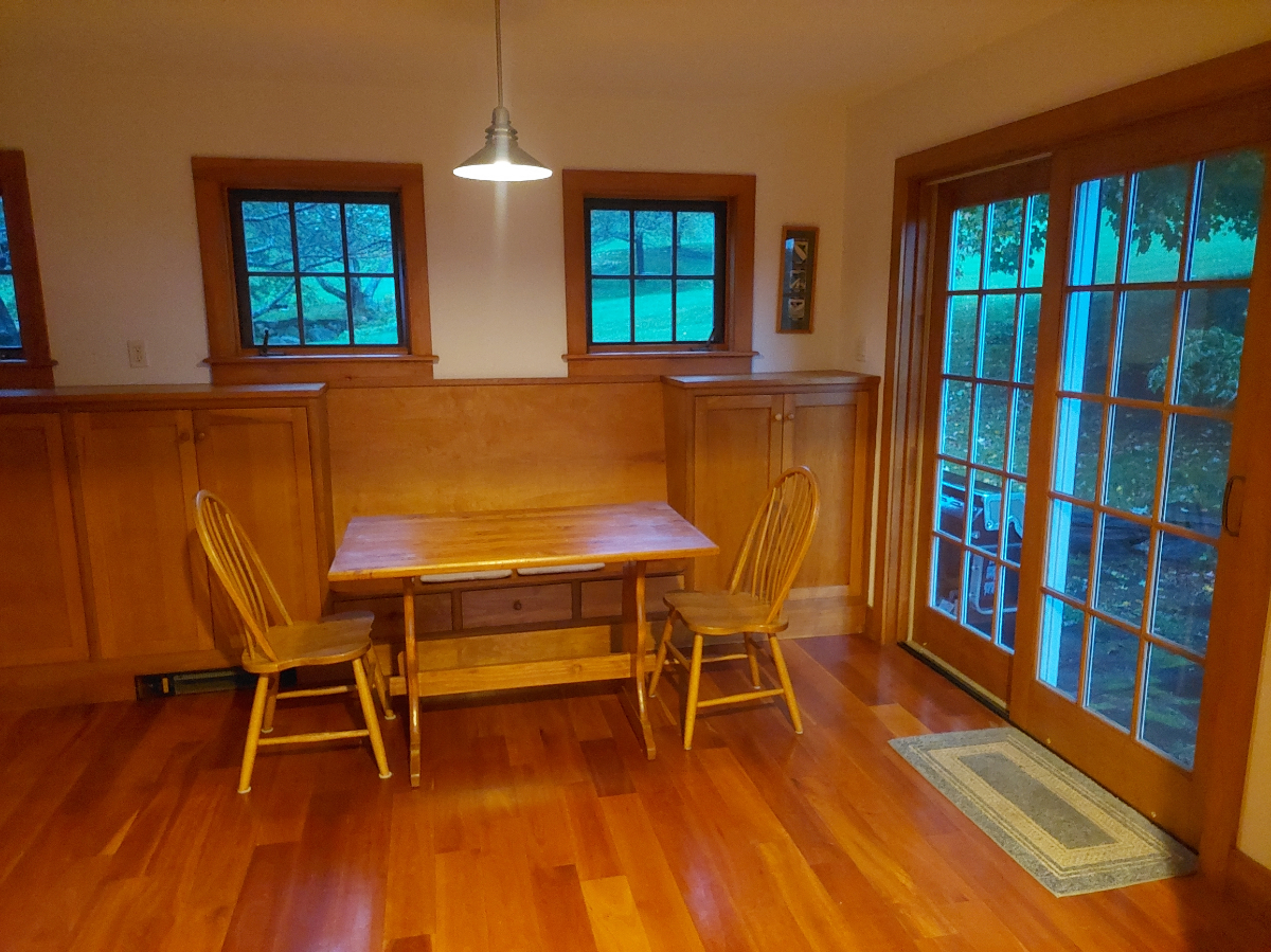 Beautiful Red Barn Cottage with Mountain Views - Photo 12