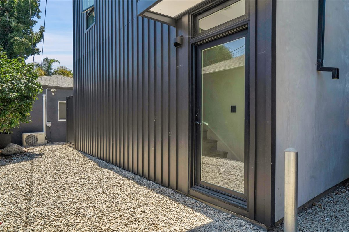 Brand New Construction Custom Modern ADU Conveniently Located On Santa Monica Border - Photo 5
