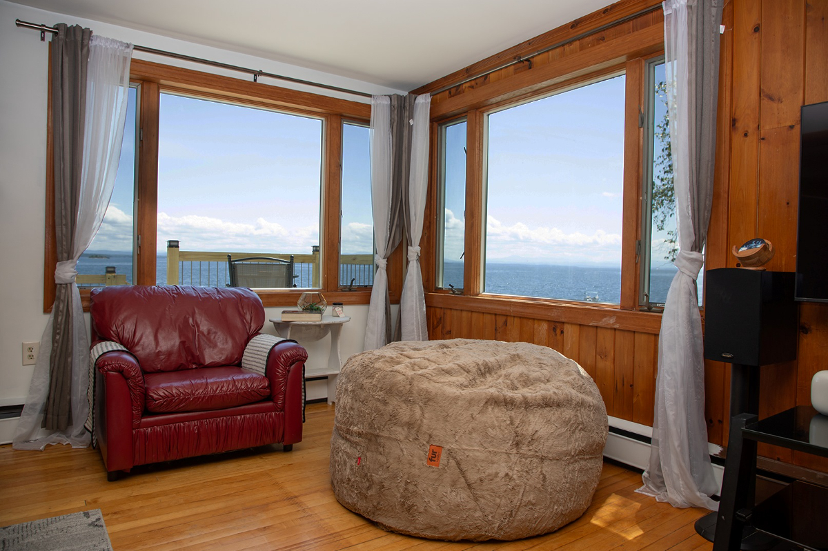3 bdr / 1.5 bath  -PETS,  workspaces, Utilities - Photo 2