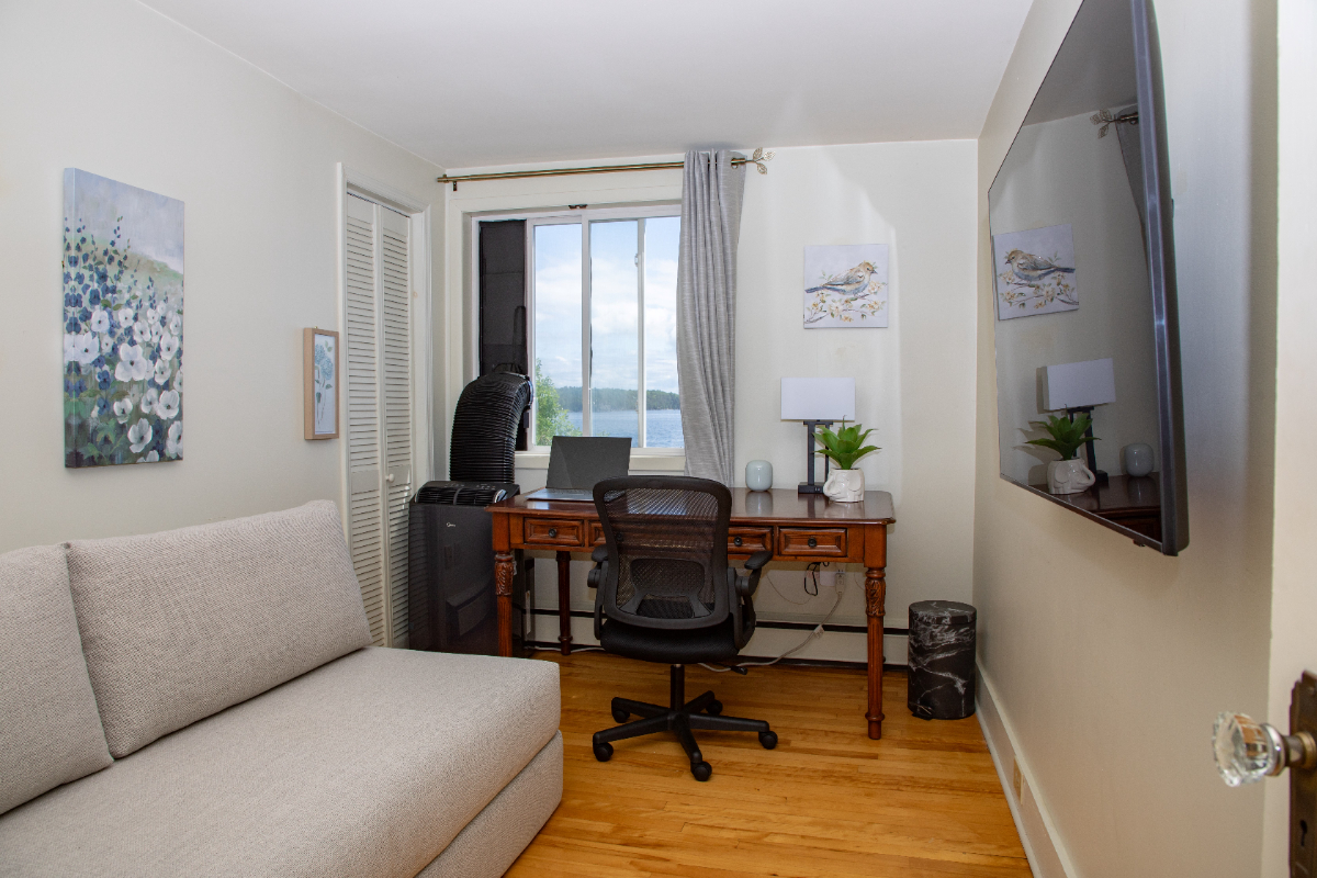 3 bdr / 1.5 bath  -PETS,  workspaces, Utilities - Photo 7