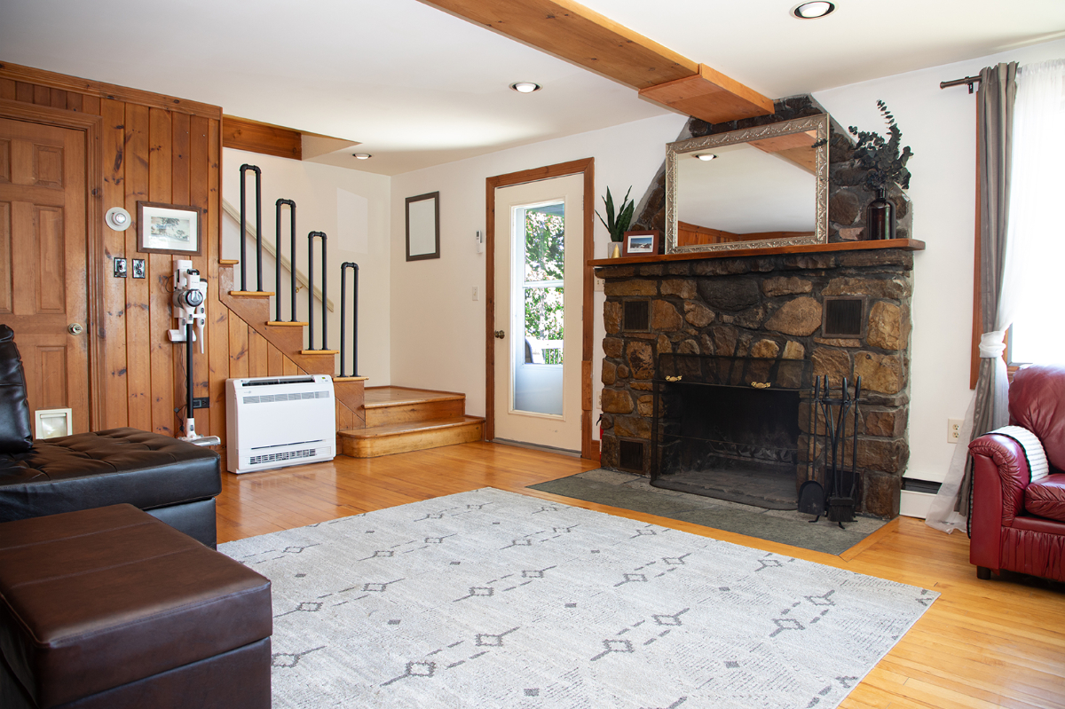 3 bdr / 1.5 bath  -PETS,  workspaces, Utilities - Photo 3