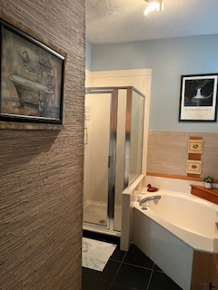 Furnished private master bedroom and bathroom - Photo 4