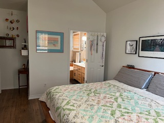Furnished private master bedroom and bathroom - Photo 3