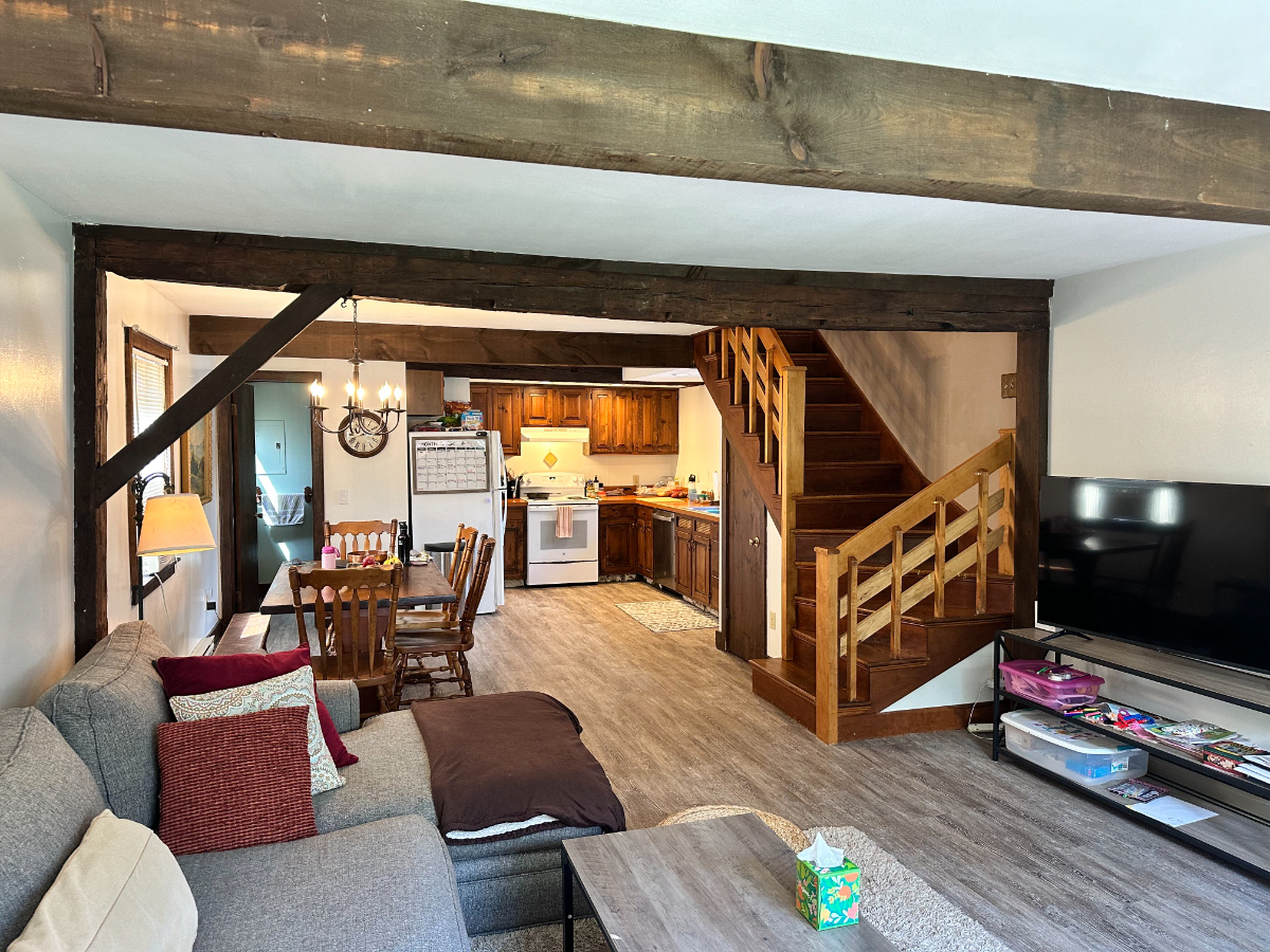 Charm and Comfort in Cazenovia - Beautiful 3-Bedroom Apartment with All Amenities and Nature at Your - Photo 2