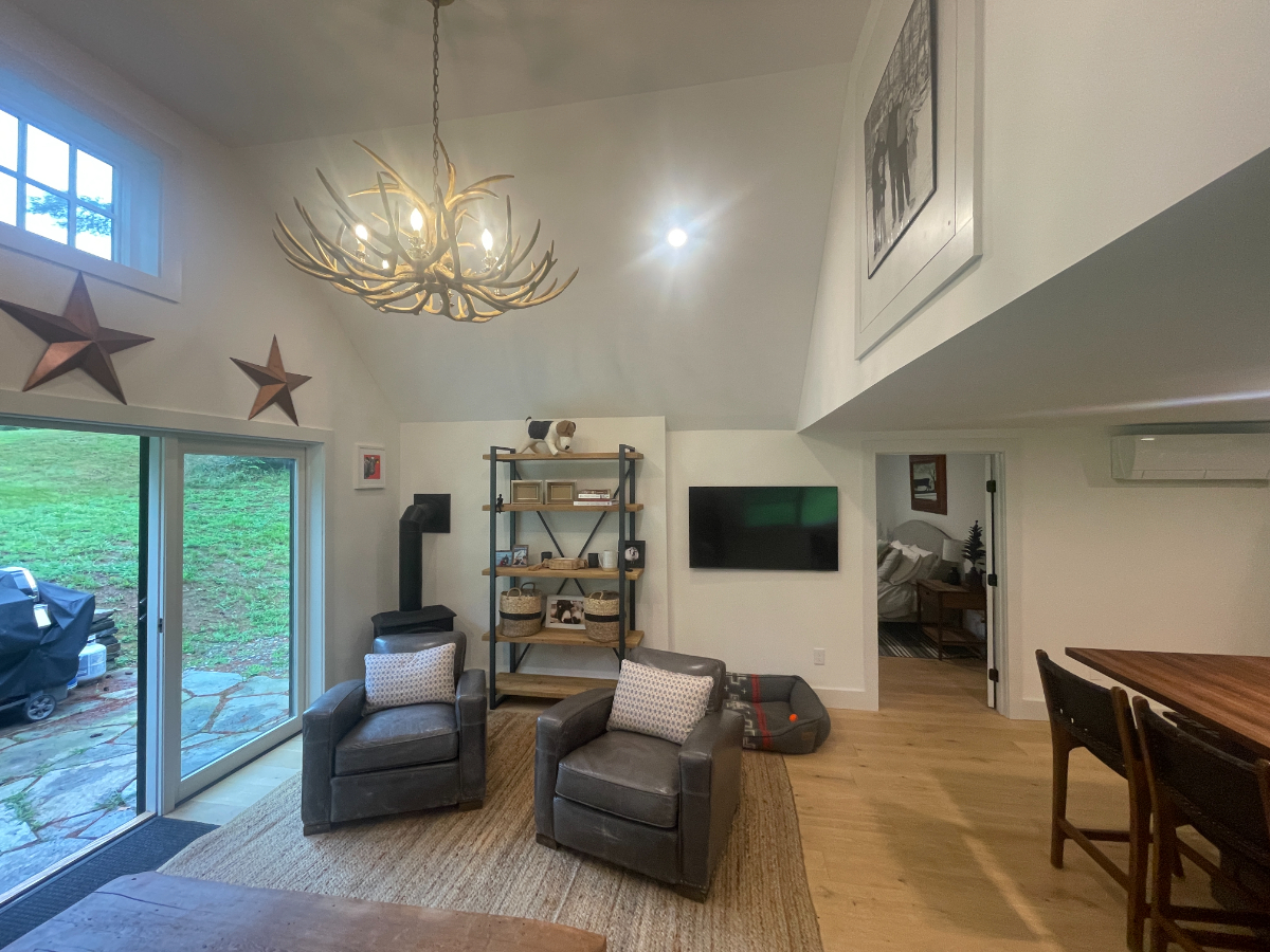 Your Perfect Retreat - Cozy Two Bedroom Home... - Photo 2