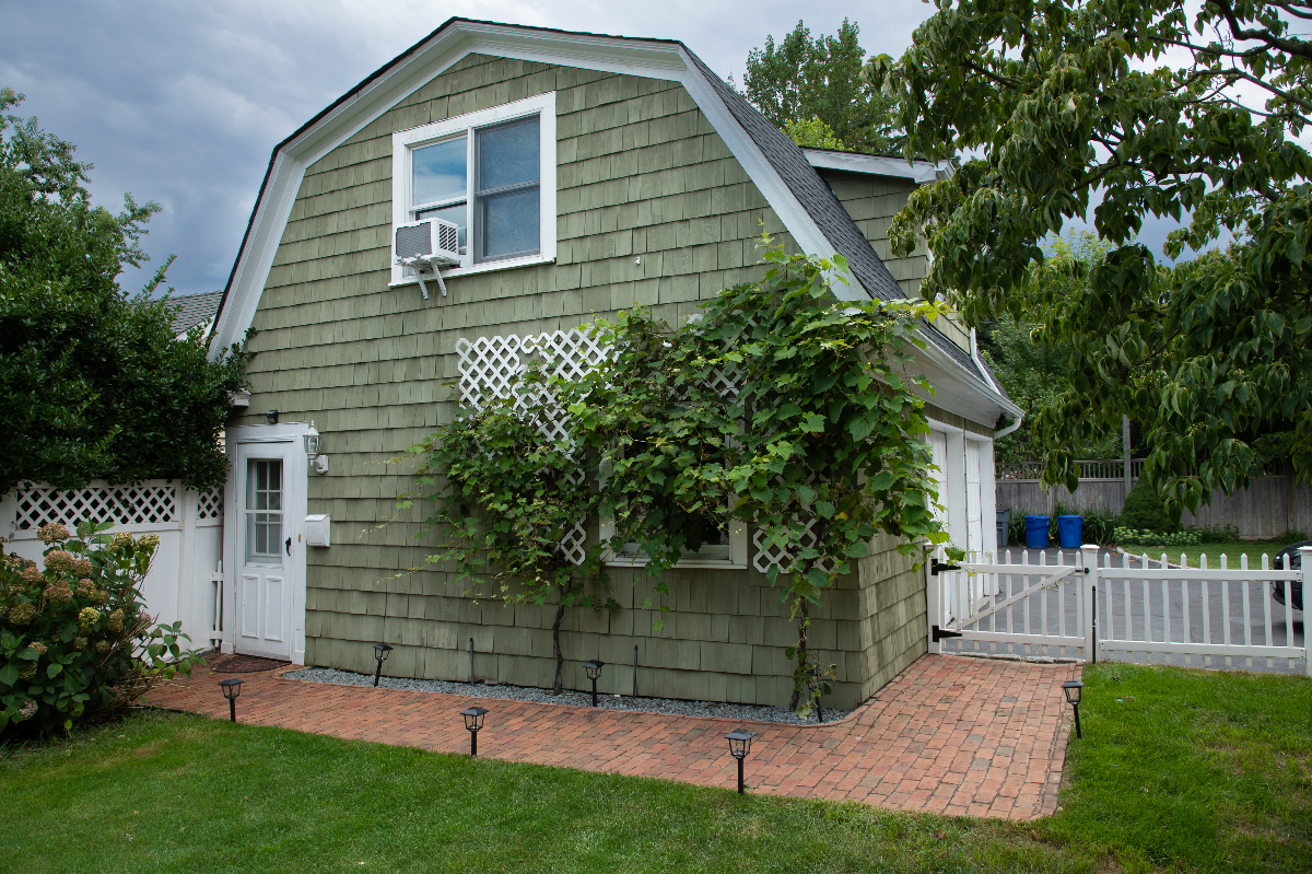 The Loft in Greenlawn - Photo 3