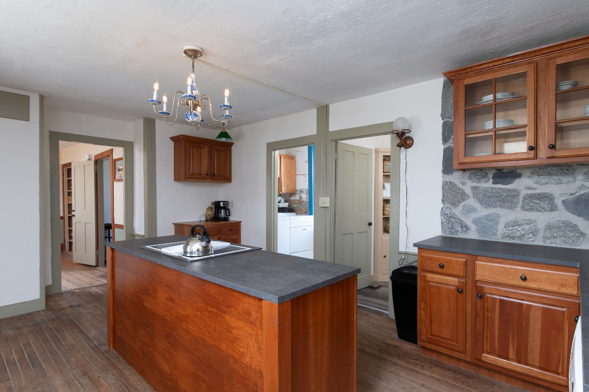 Spacious 5-bedroom Stone House in Historic Chester - Photo 7