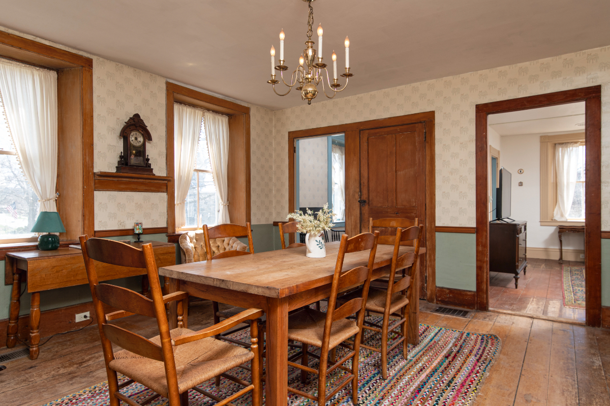 Spacious 5-bedroom Stone House in Historic Chester - Photo 3