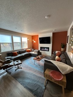 Modern 3-bedroom Bend home close to Mt.Bachelor - Photo 1