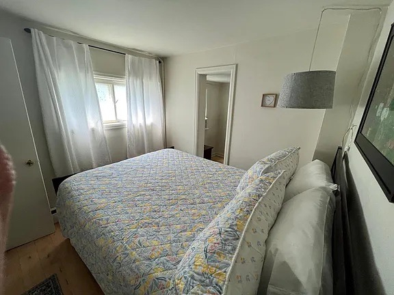 Spacious One Bedroom - Photo 2