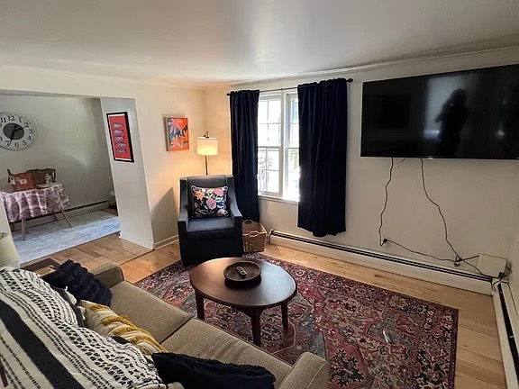 Spacious One Bedroom - Photo 12