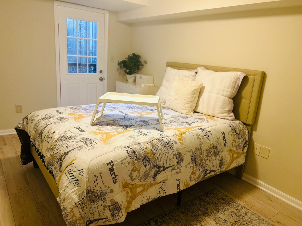 One Bedroom & Den in Walkable, Charming, DC Neighborhood - Near Union Market, Capitol Hill, Washingt - Photo 8