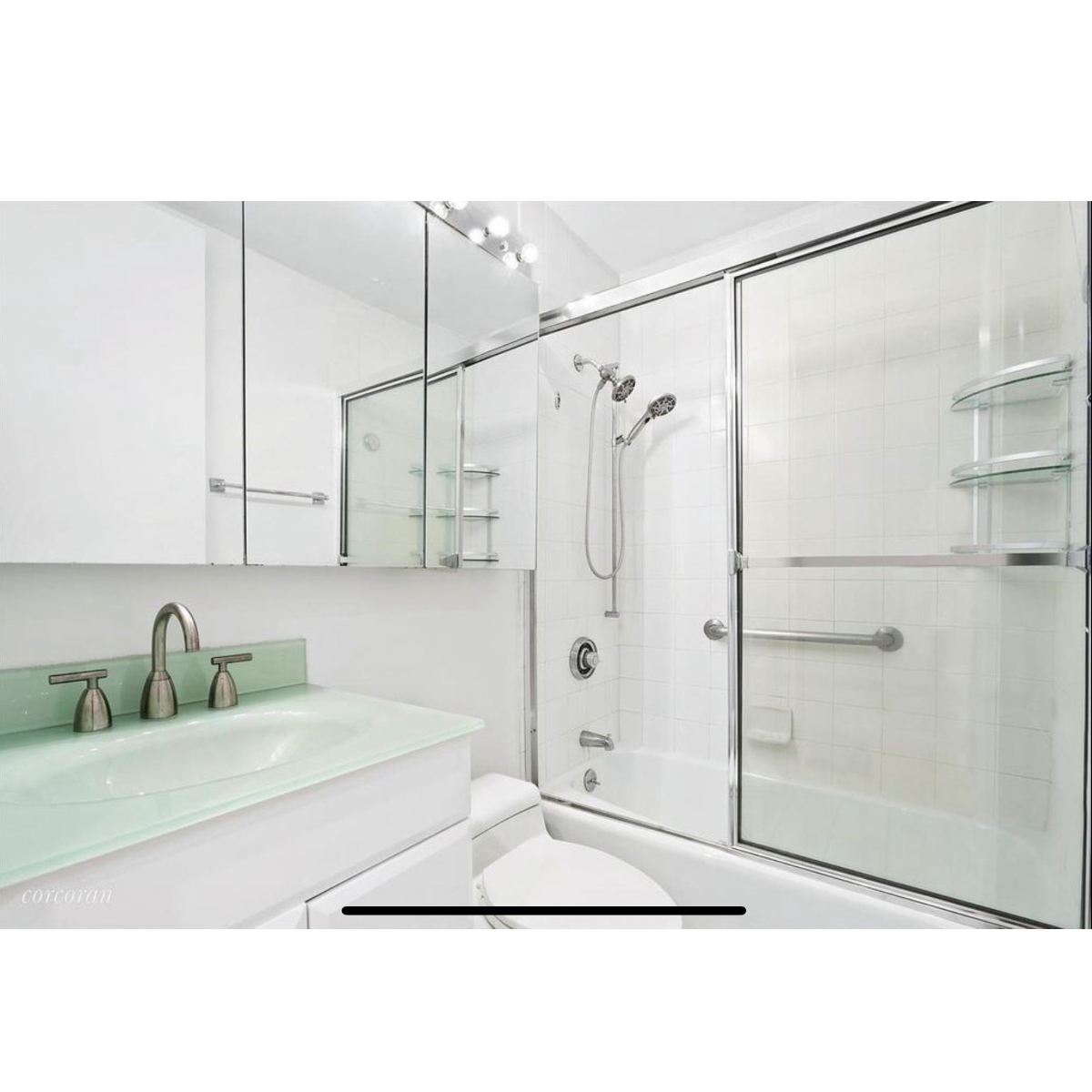 Large studio perfect for remote/hybrid working with brand new furniture/furnishings/AC, central to 1 - Photo 9