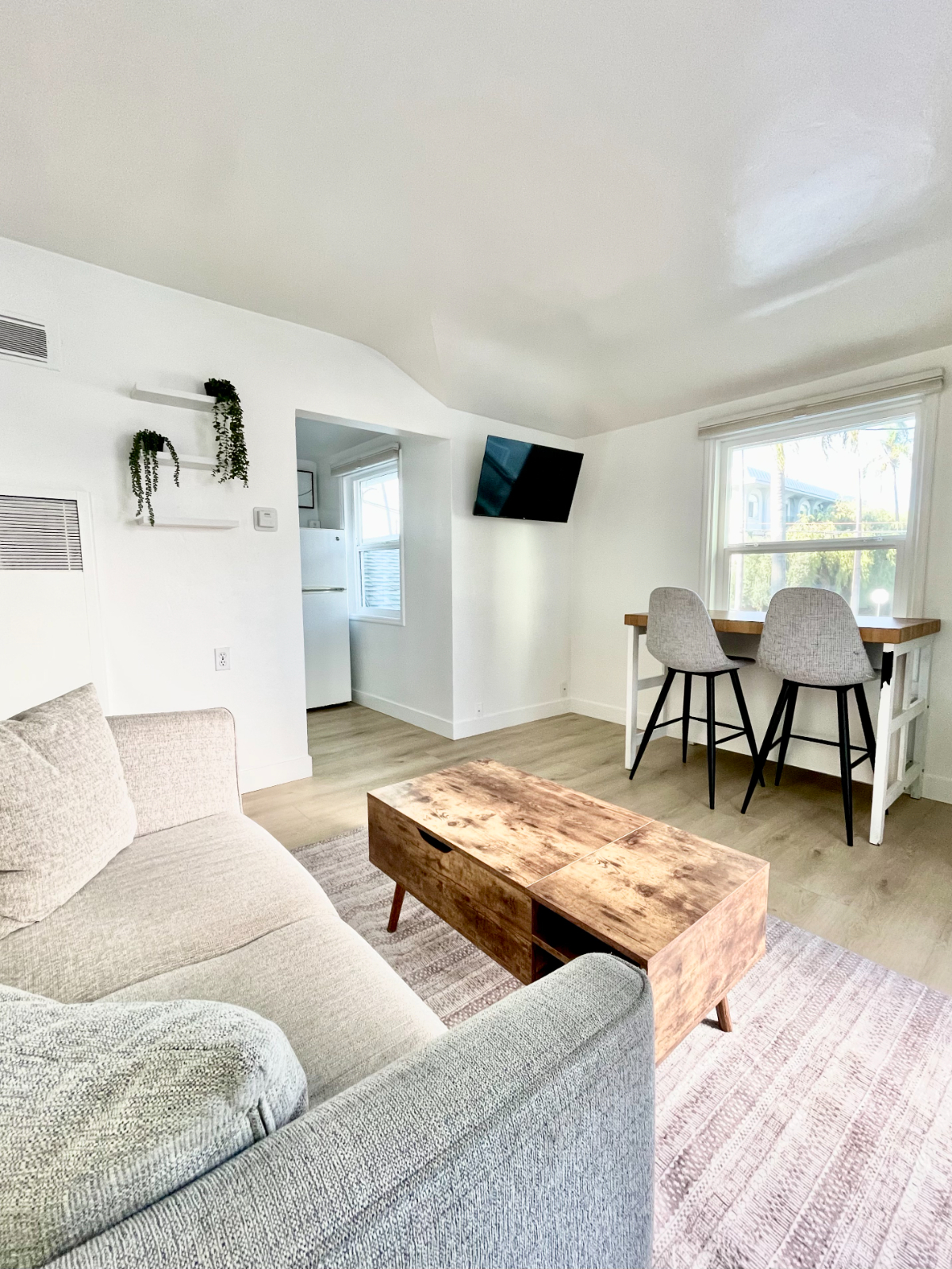 1 Bedroom Bankers Hill close to Downtown - NEWLY REMODELED AND FURNISHED - Photo 3