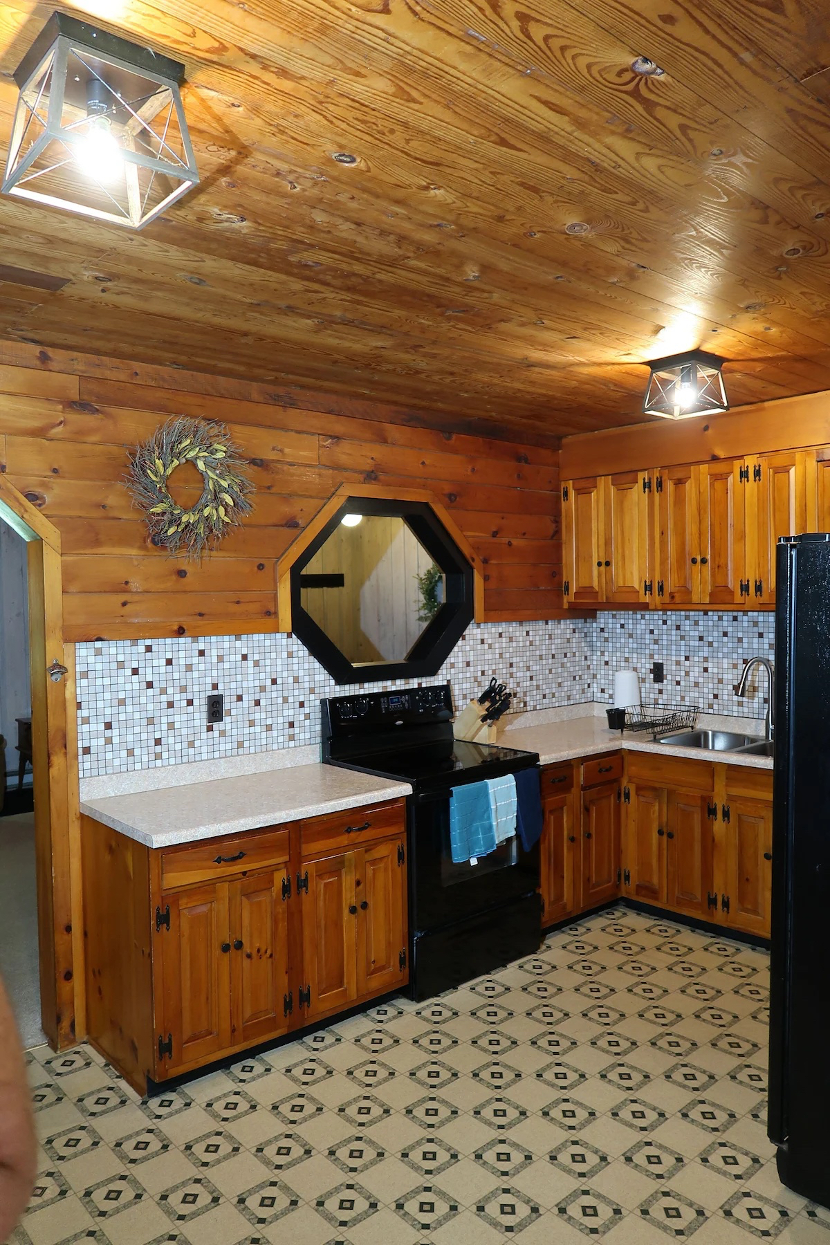 Cozy woodland 4 Bedroom House - Photo 4