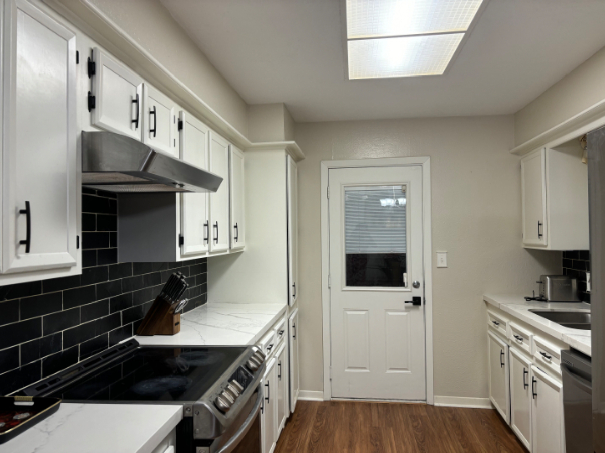 Central Suburban Stay, Near Industry & Hospitals - Photo 2