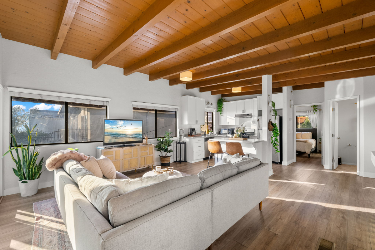OCEAN VIEWS - Huge Balcony - 3 blcks to Sunset Cliffs - Photo 2