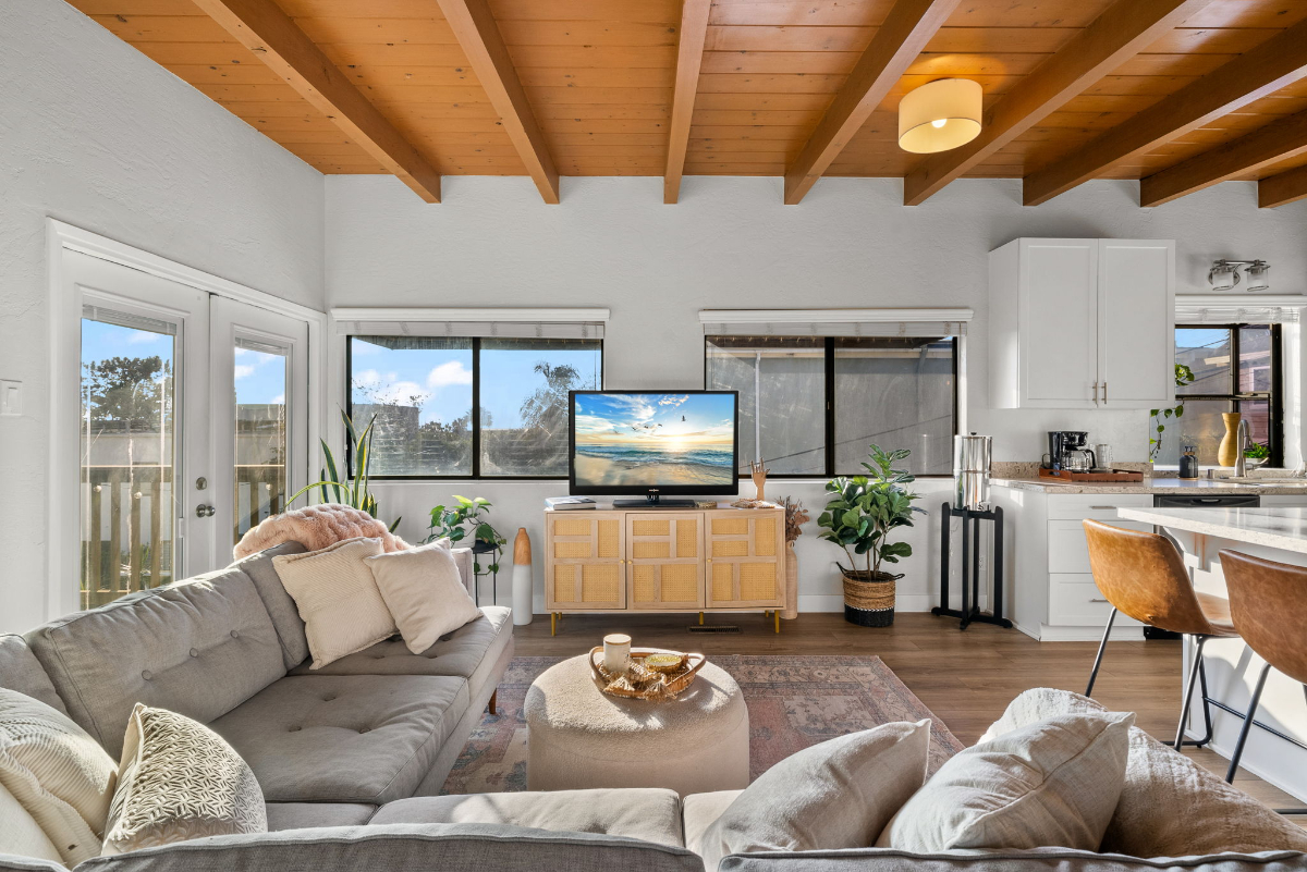 OCEAN VIEWS - Huge Balcony - 3 blcks to Sunset Cliffs - Photo 3
