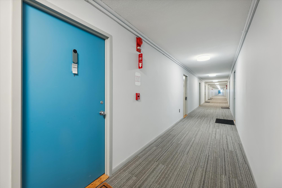 SW Condo fully renovated - Photo 2