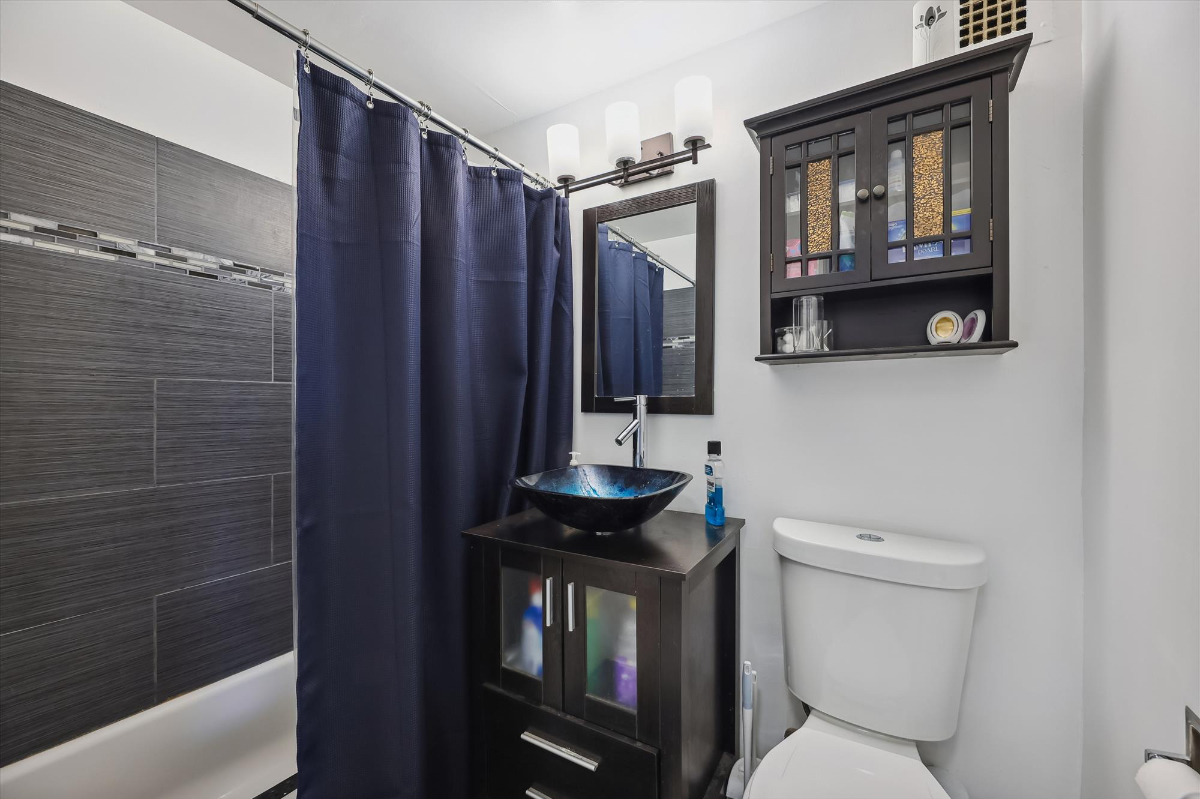 SW Condo fully renovated - Photo 4