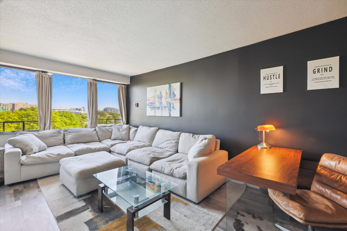 SW Condo fully renovated - Photo 3