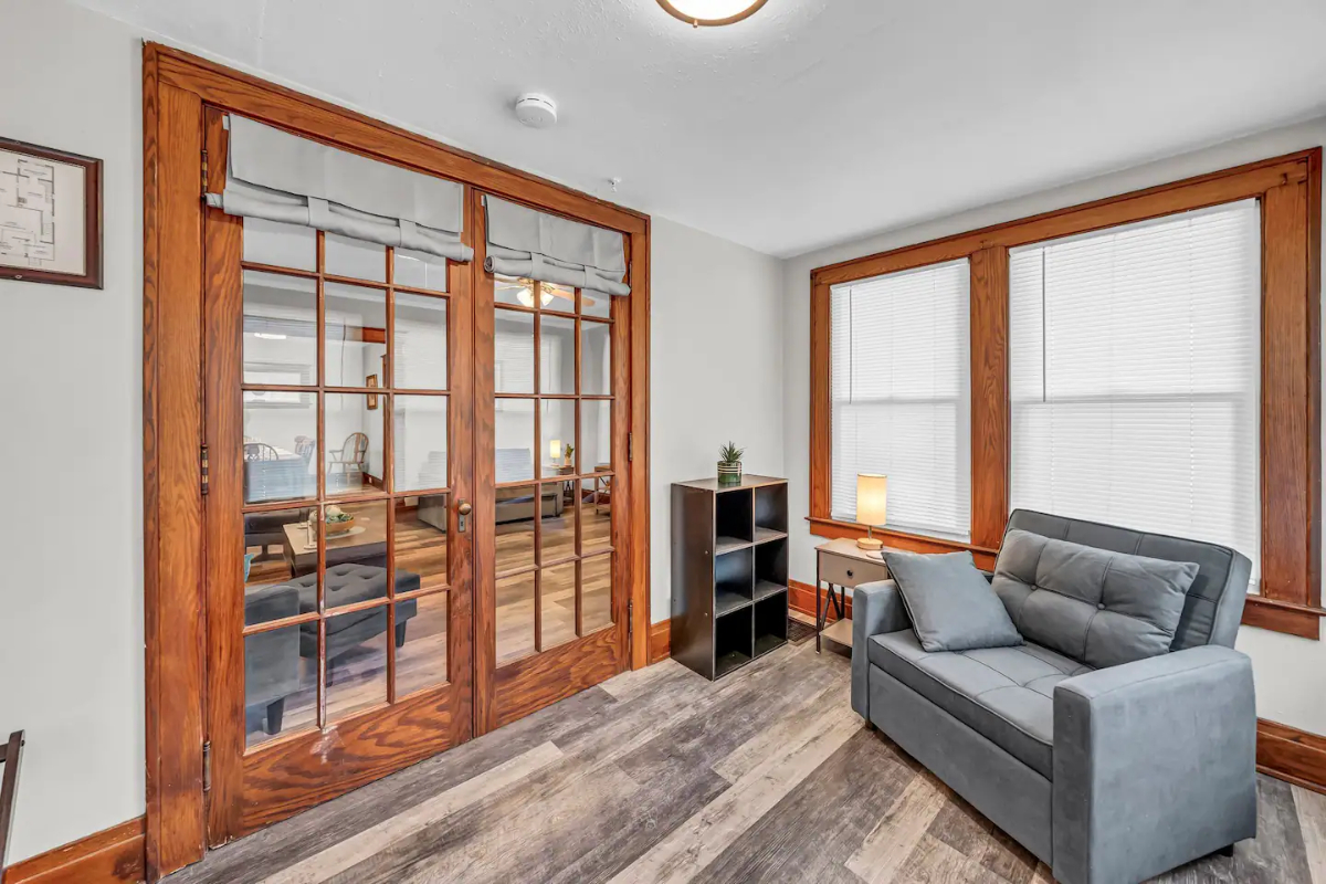 Maple House - Charming Two-Bedroom Home with Prime Niagara Falls Location - Photo 6