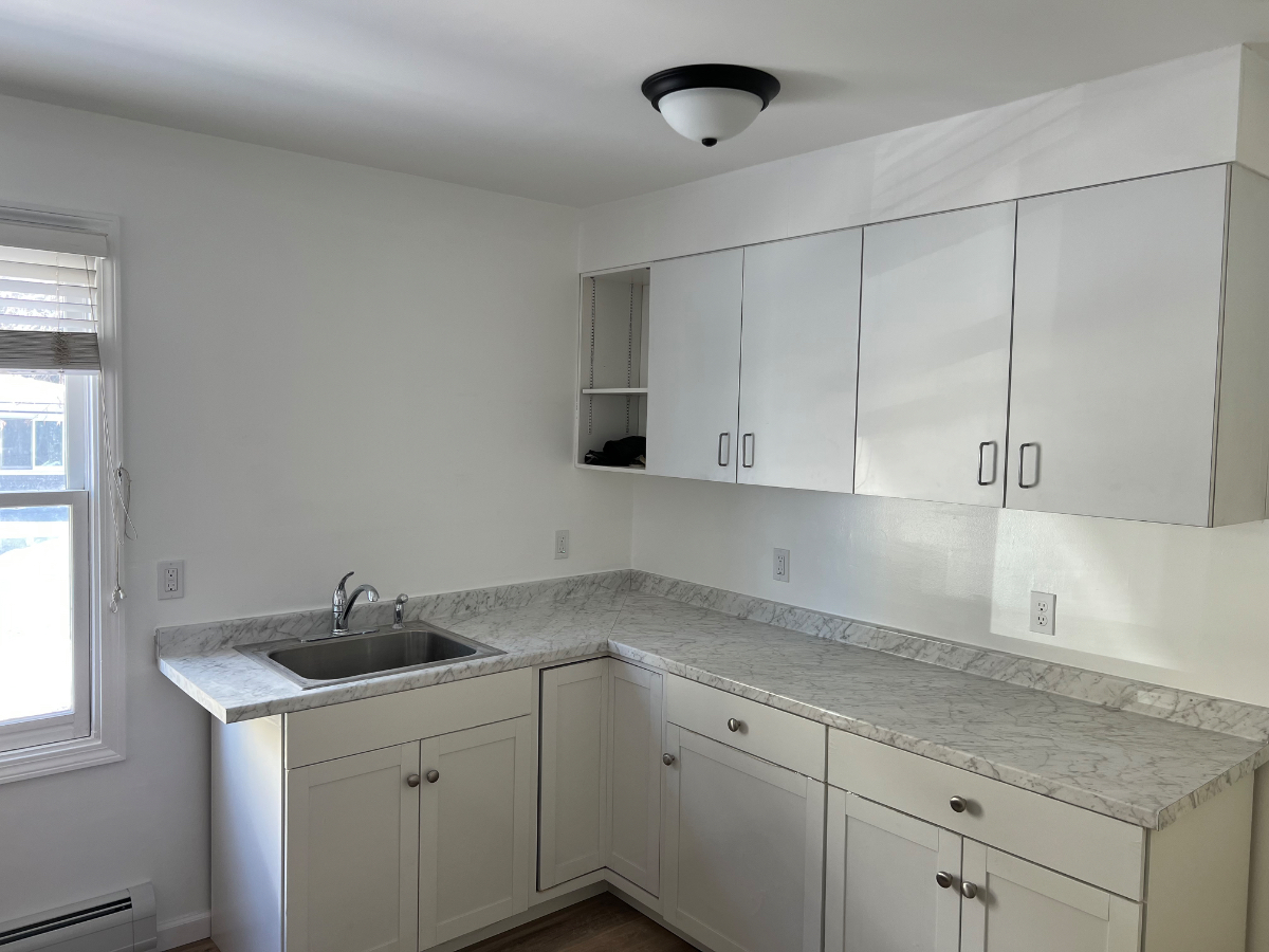 Bedroom/Apartment available near UVM medical center - Photo 3