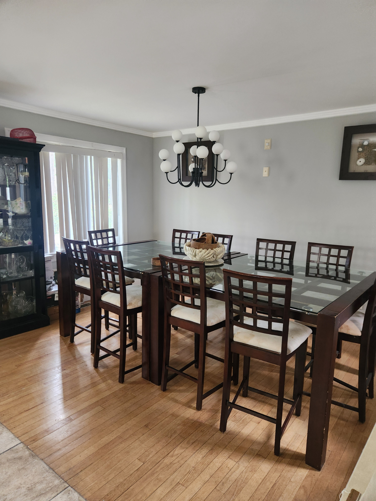 Elegant & Spacious Sanctuary Stunning 3-Story Home with 4 Bedrooms & 4.5 Bathrooms - Perfectly Posit - Photo 6