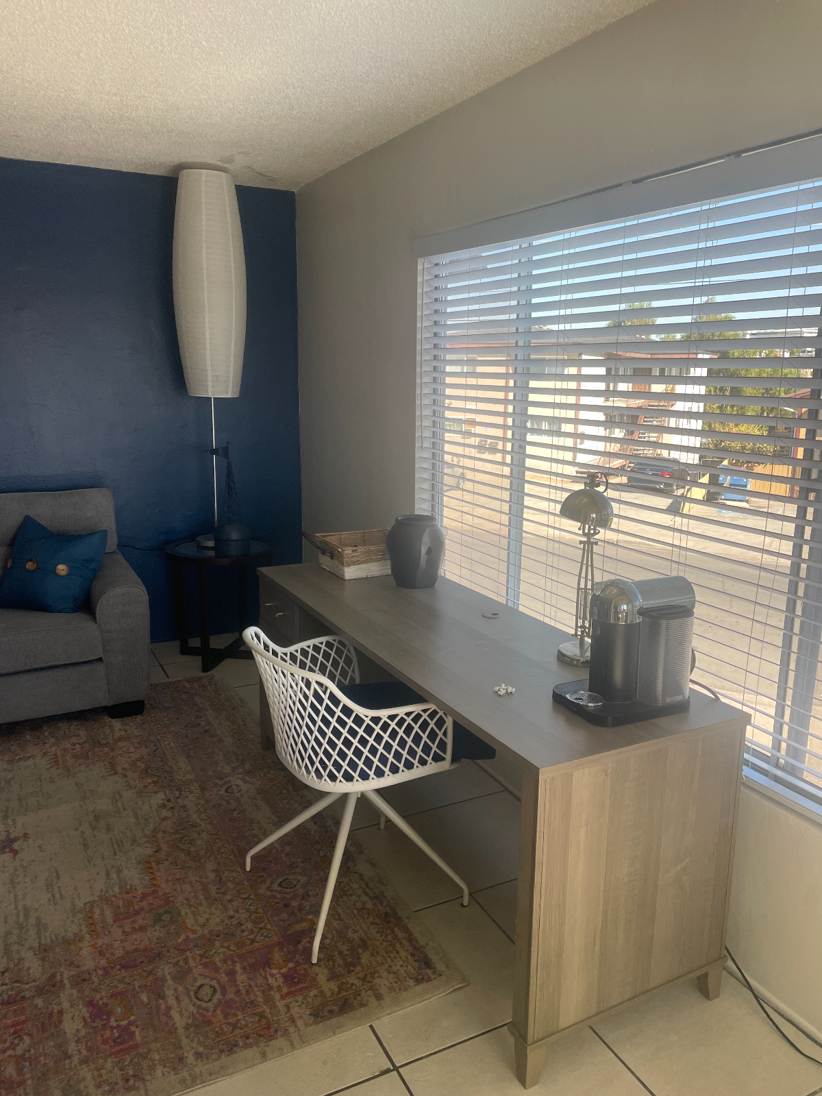 Spacious, Quiet Mid-Term Rental for Traveling Professionals | Utilities Included | Dedicated Workspace | Parking Unit 4 - Photo 4
