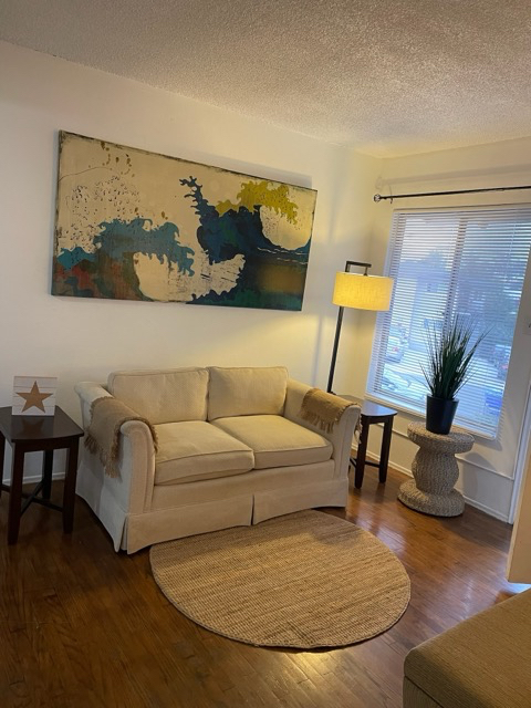 Spacious, Quiet Mid-Term Rental for Traveling Professionals | Utilities Included | Dedicated Workspace | Parking Unit 4 - Photo 1