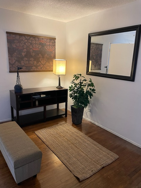 Spacious, Quiet Mid-Term Rental for Traveling Professionals | Utilities Included | Dedicated Workspace | Parking Unit 4 - Photo 3