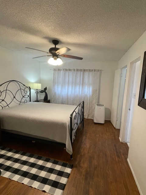 Spacious, Quiet Mid-Term Rental for Traveling Professionals | Utilities Included | Dedicated Workspace | Parking Unit 4 - Photo 4