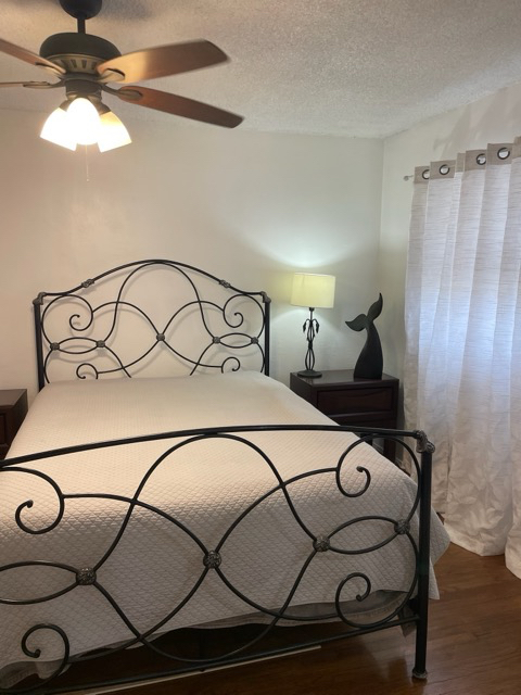 Spacious, Quiet Mid-Term Rental for Traveling Professionals | Utilities Included | Dedicated Workspace | Parking Unit 4 - Photo 5