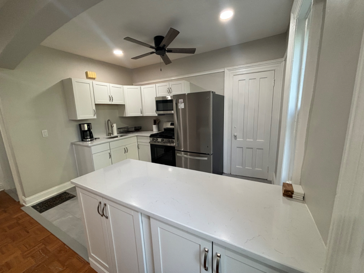 Quiet garden apartment near Hospitals and Parks - Photo 4