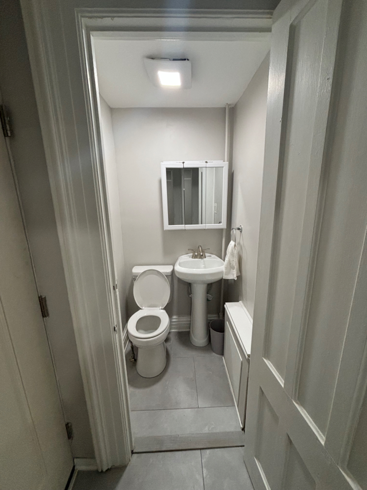 Quiet garden apartment near Hospitals and Parks - Photo 11