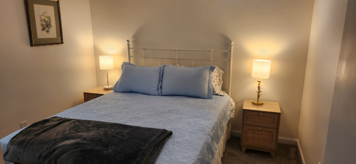 Peaceful 2BR Downstairs Duplex Unit - Pet-Friendly & Centrally Located - Photo 7