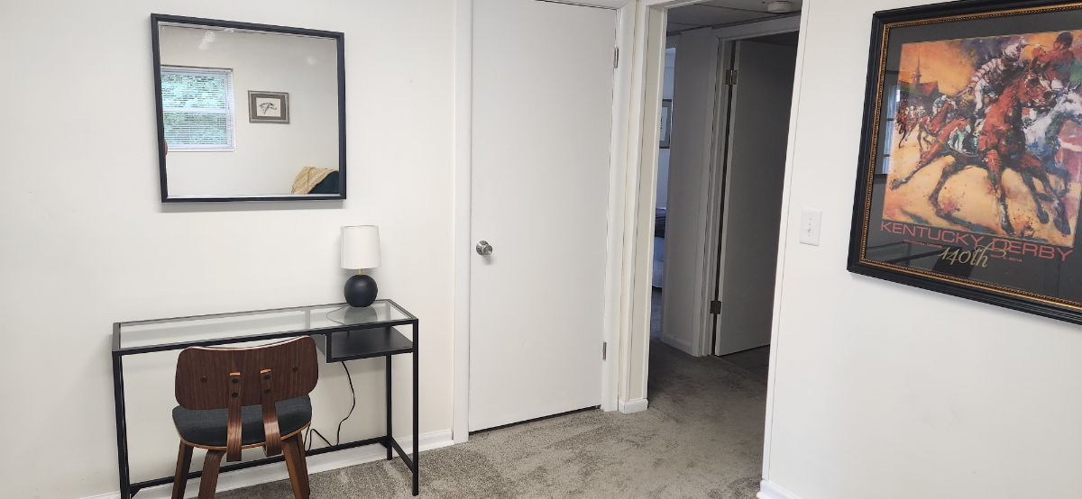 Peaceful 2BR Downstairs Duplex Unit - Pet-Friendly & Centrally Located - Photo 3